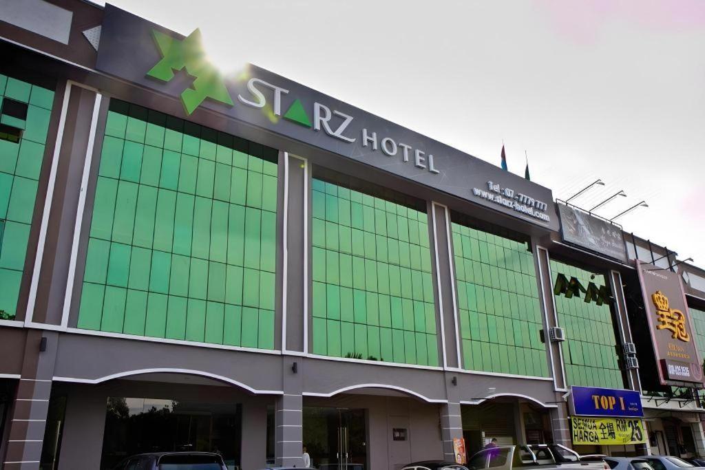 Starz Hotel Keluang Exterior foto