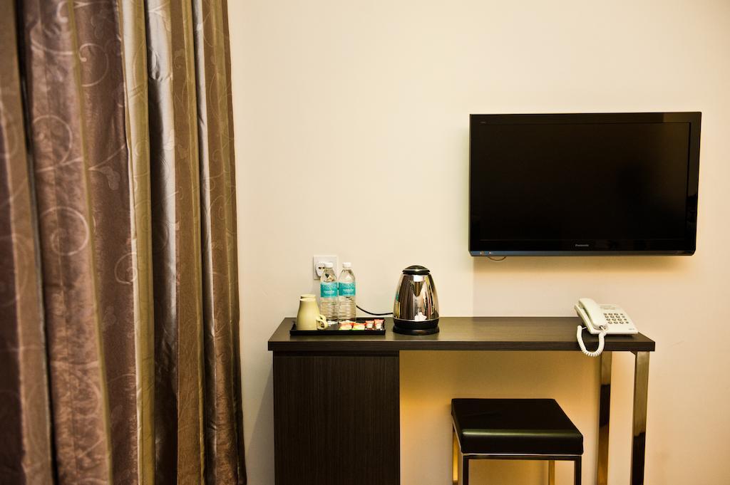 Starz Hotel Keluang Quarto foto